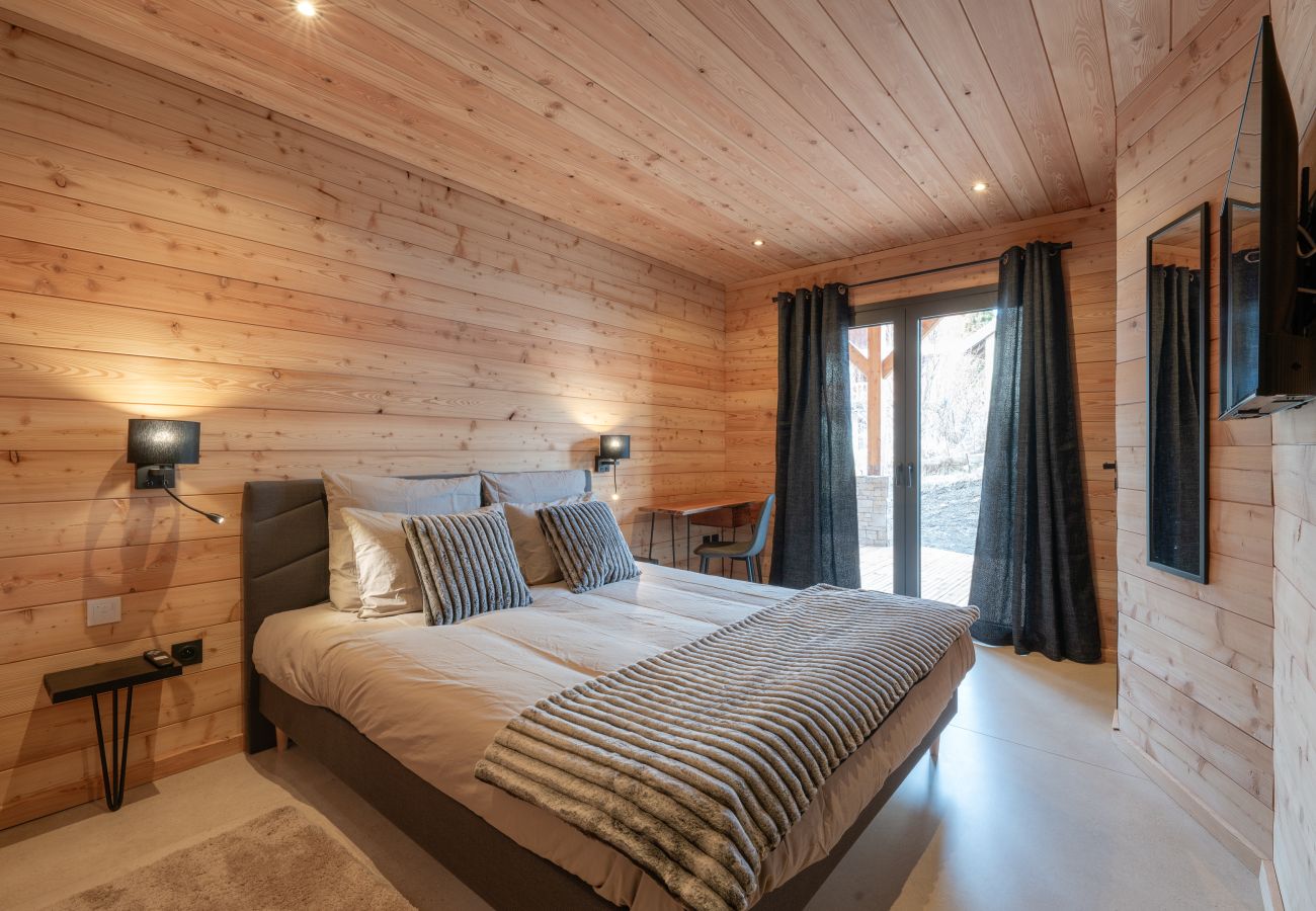 Chalet in Briançon - Chalet Black Pearl