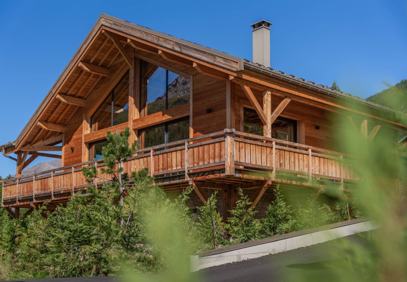 Chalet in Briançon - Chalet Black Pearl