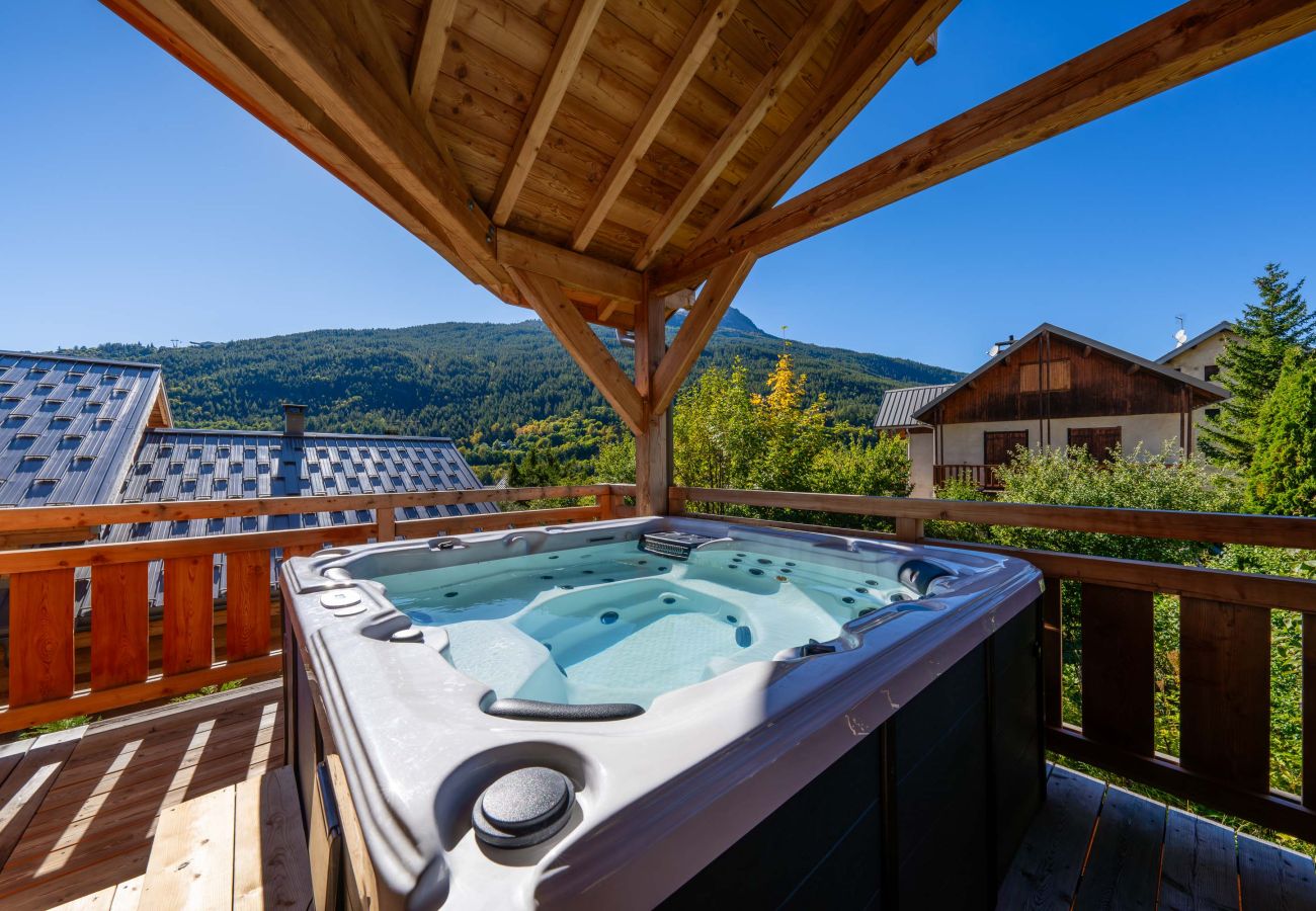 Chalet in Briançon - Chalet Black Pearl