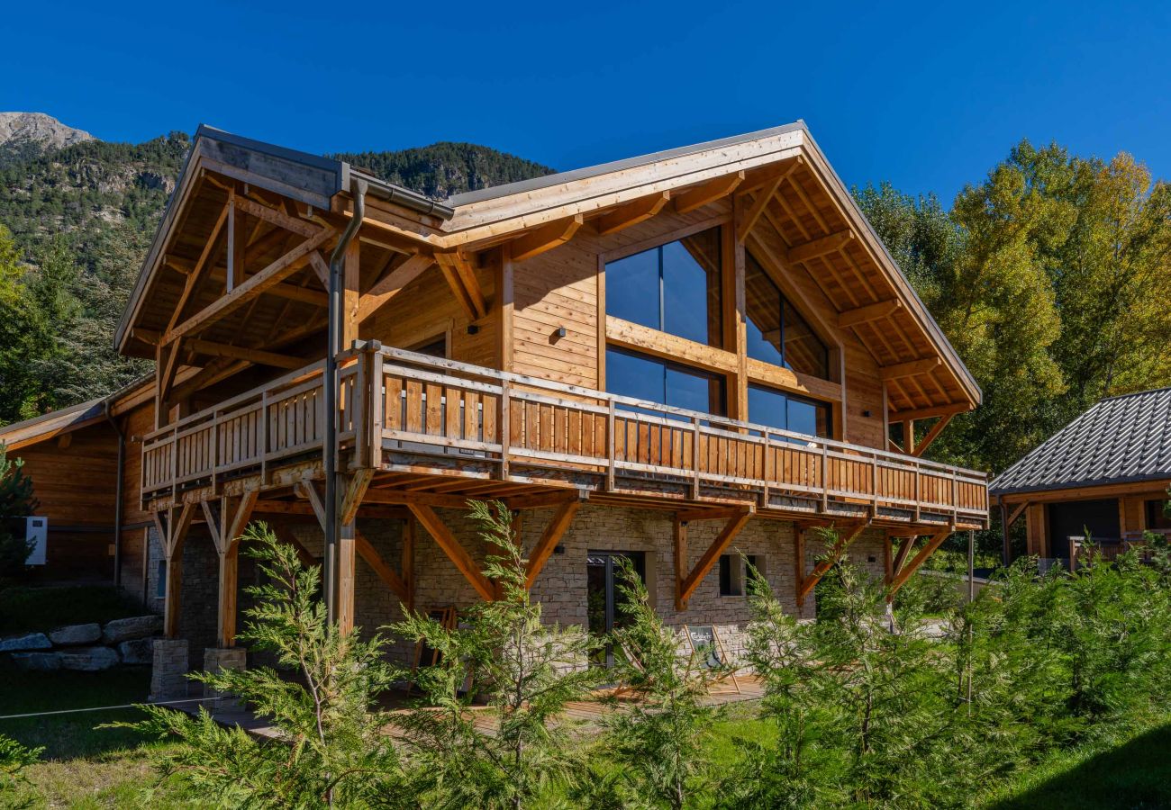 Chalet in Briançon - Chalet Black Pearl