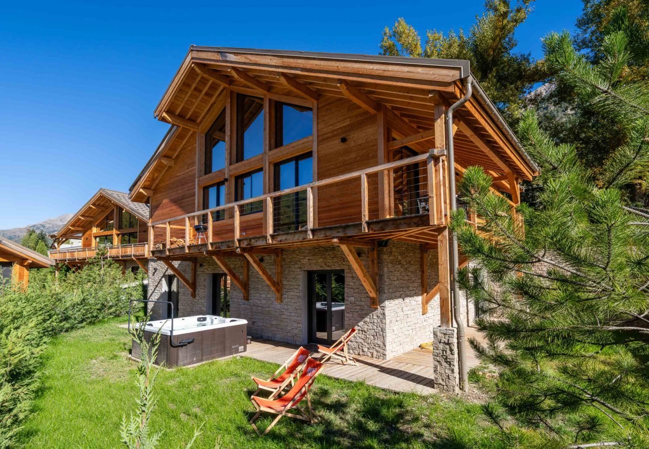 Chalet in Briançon - Chalet Emeraude