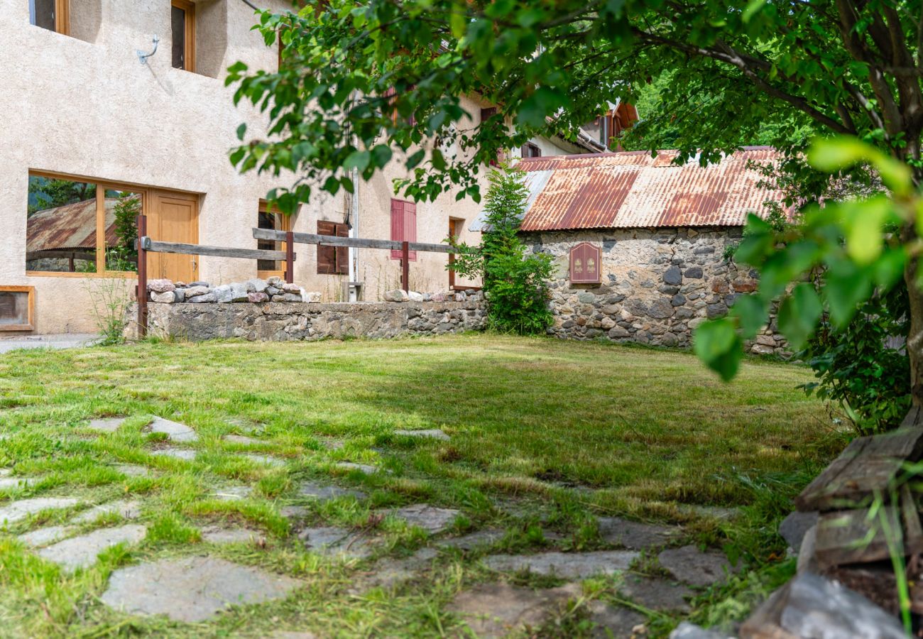 Chalet in La Salle-les-Alpes - Maison Rivo