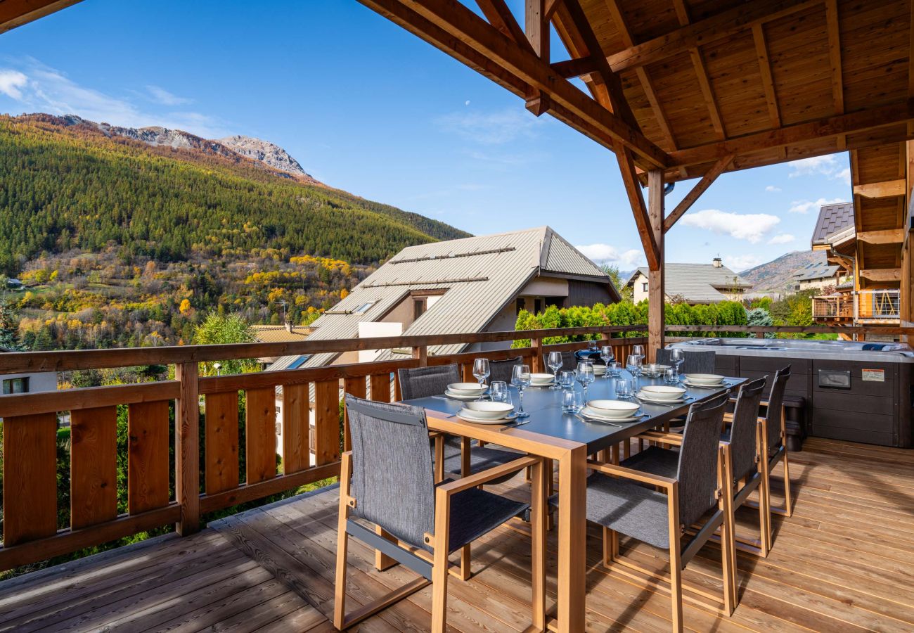 Chalet in Briançon - Chalet Saphir