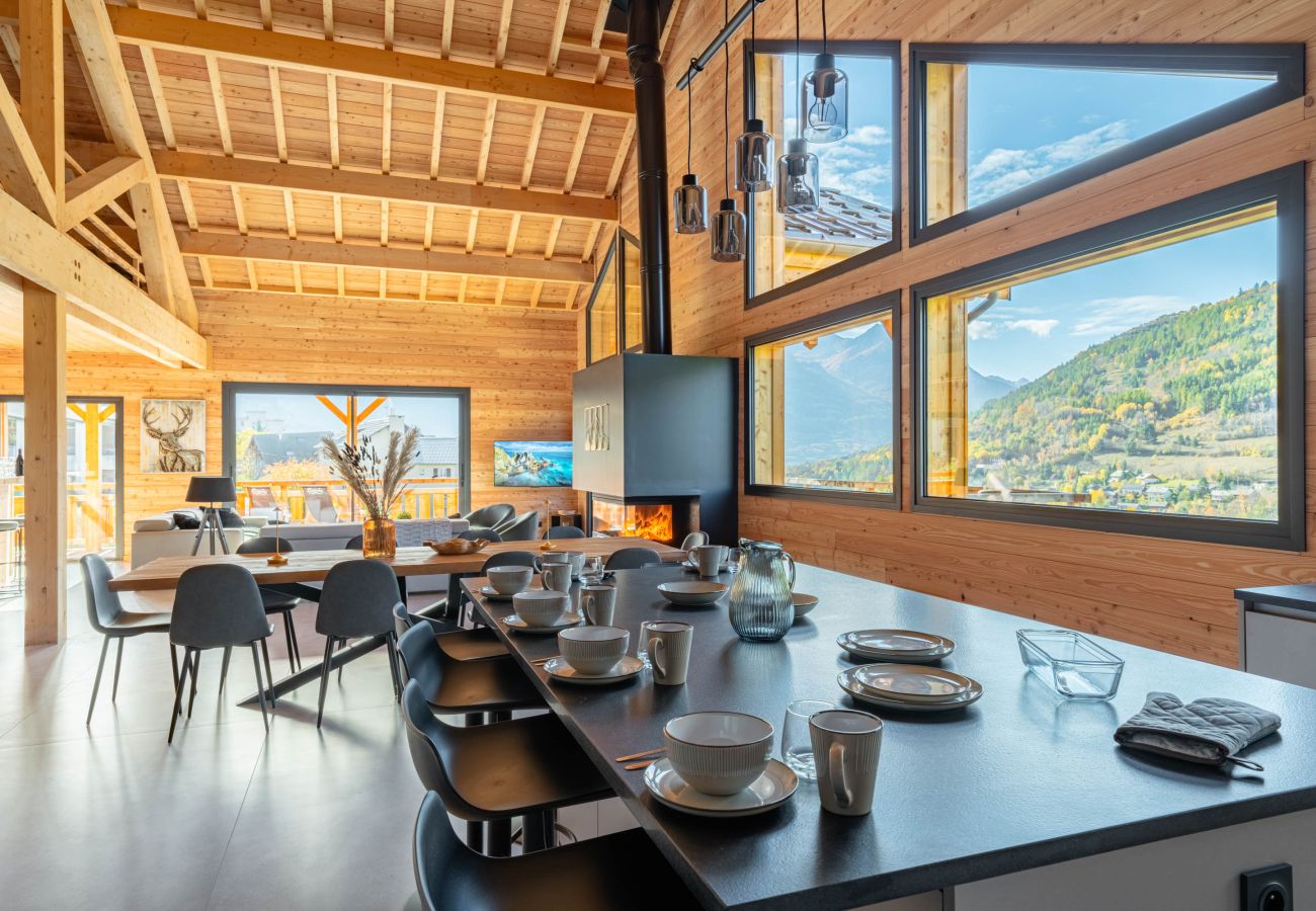 Chalet in Briançon - Chalet Saphir